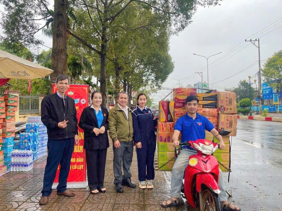 trao nhan dan vung lu